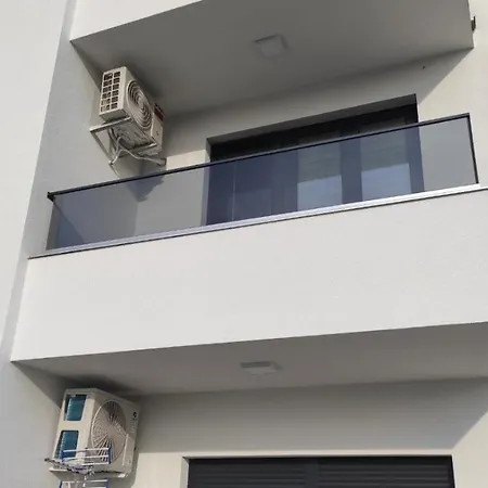 Apartment Lane *